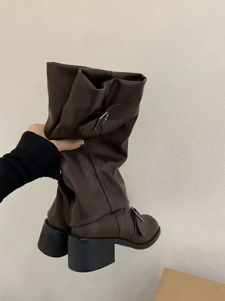 Bottes en cuir à talon plat