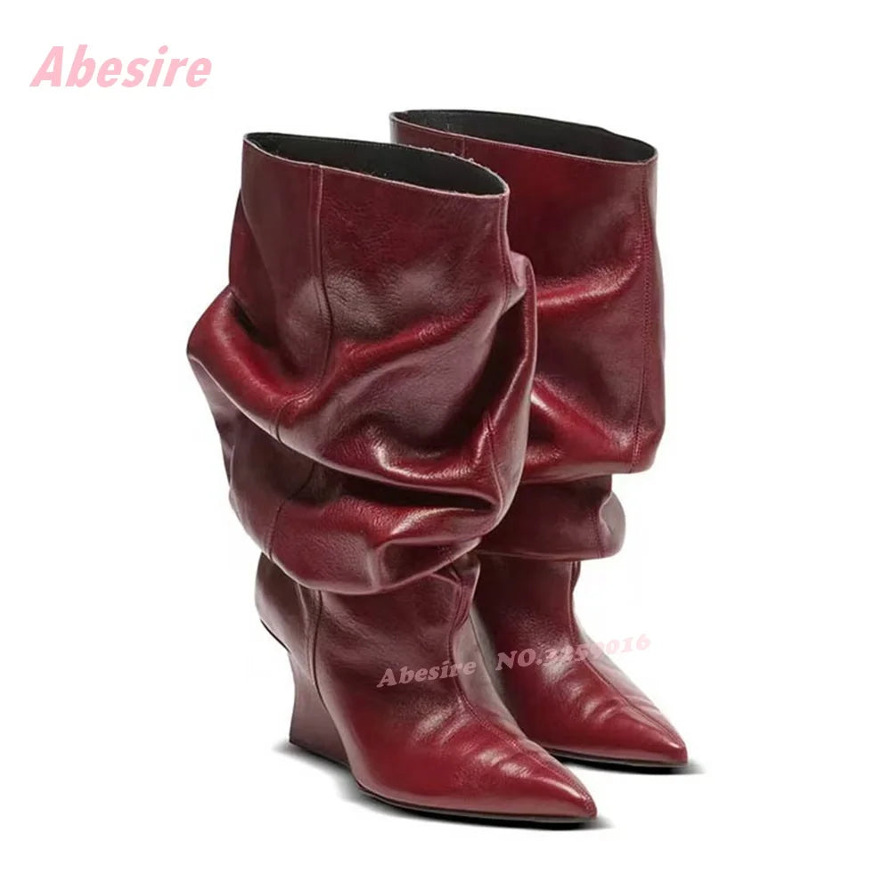 Bottes pointées style froissé en vinyl