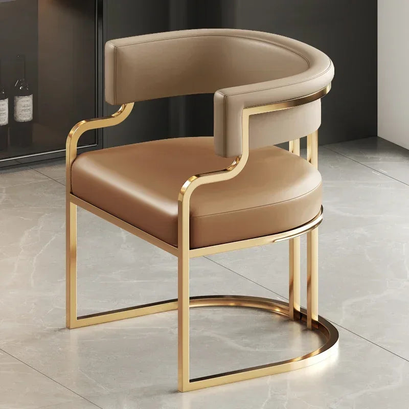 Chaises modernes pieds dorés