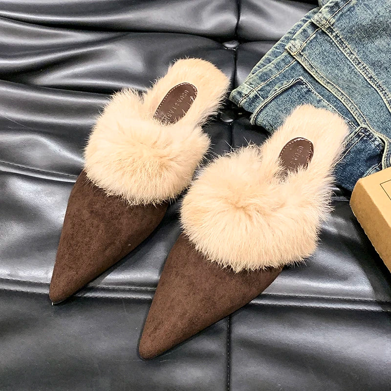 Chaussons pointus avec fluffy end