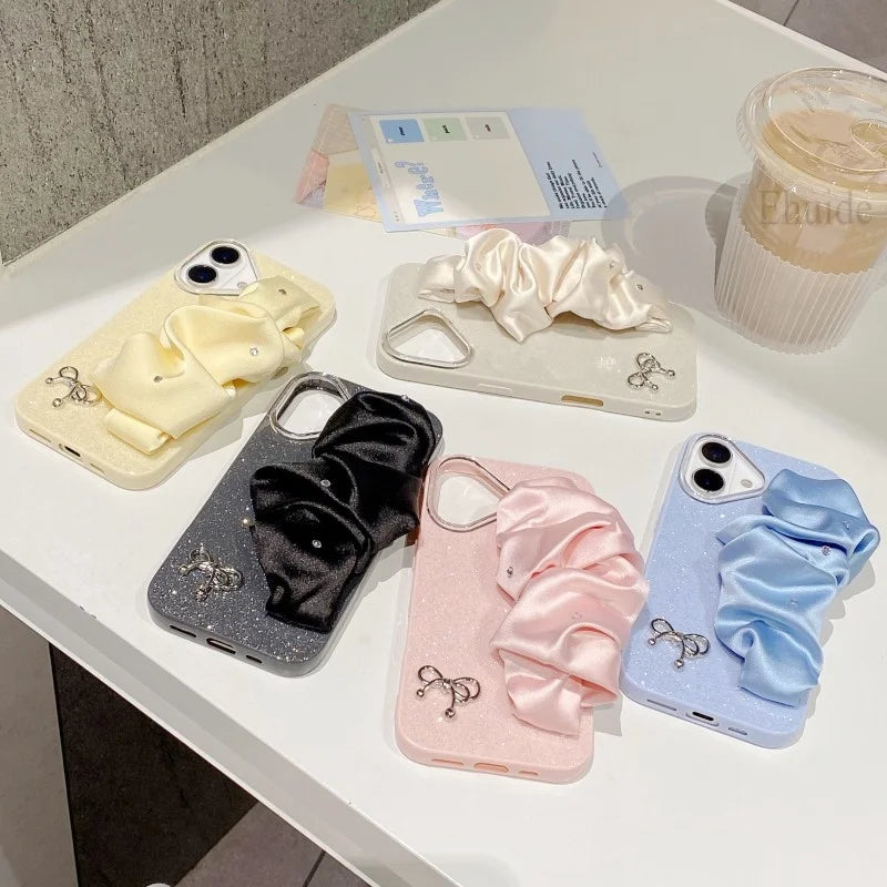 Coque de téléphone brillante avec chouchou