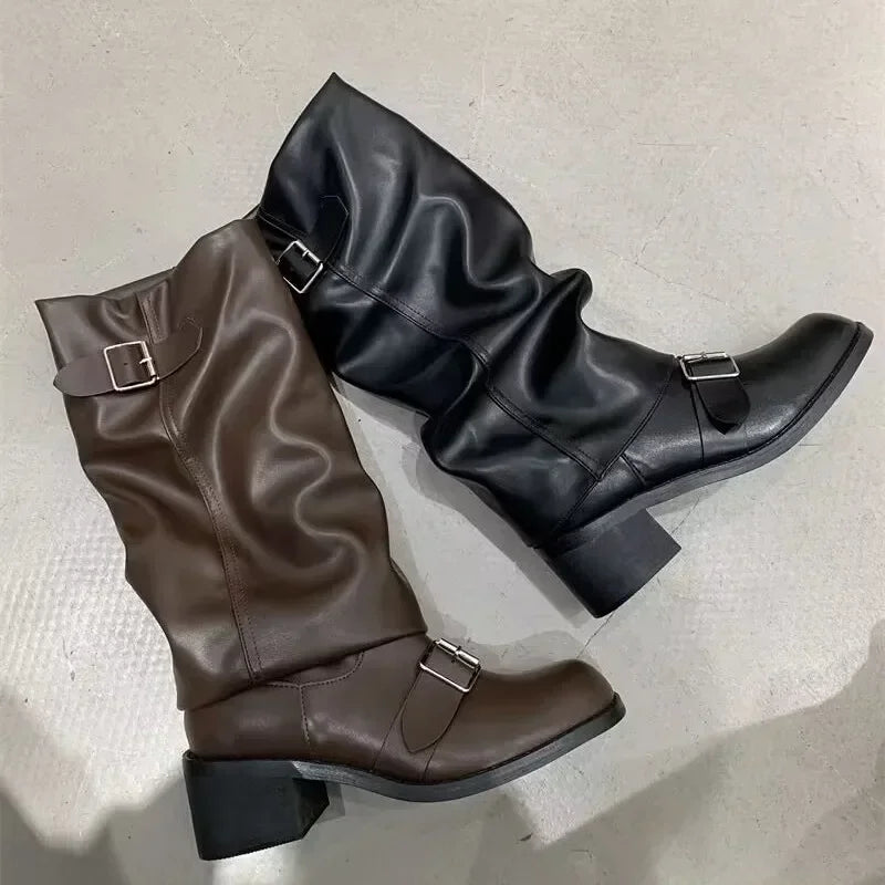 Bottes en cuir à talon plat