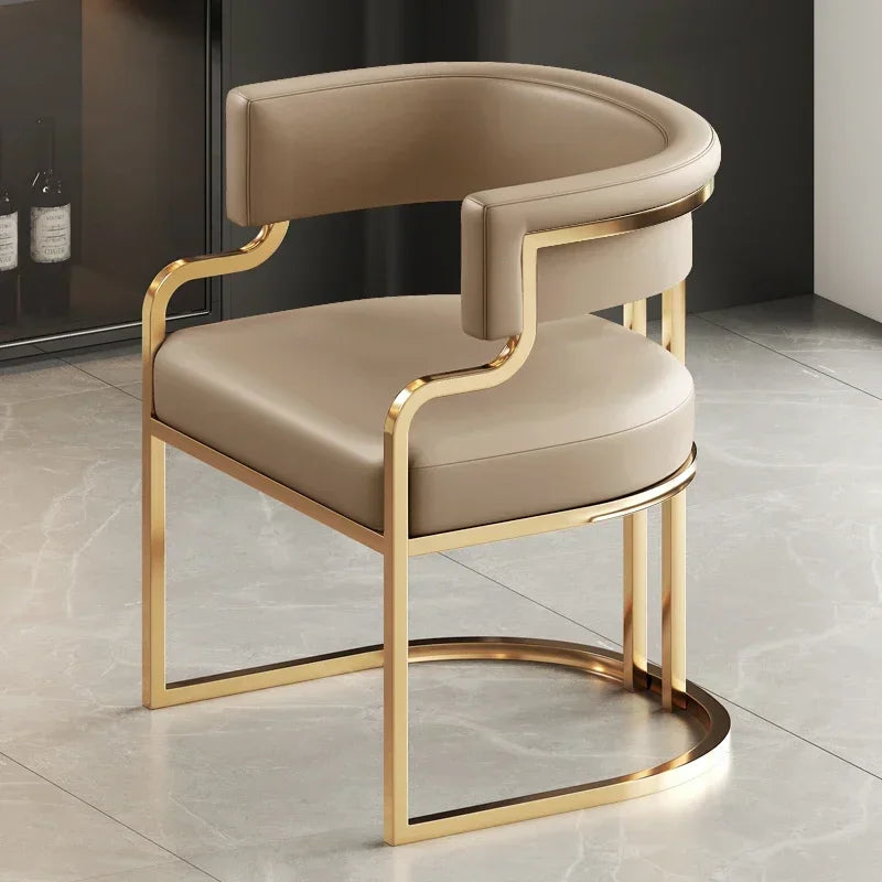Chaises modernes pieds dorés