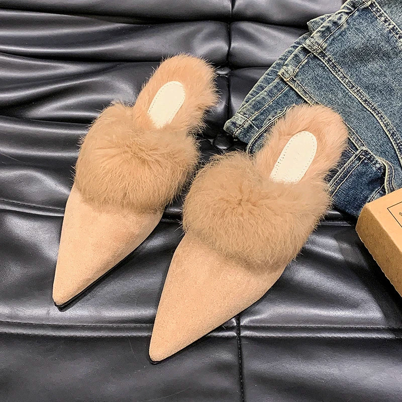 Chaussons pointus avec fluffy end