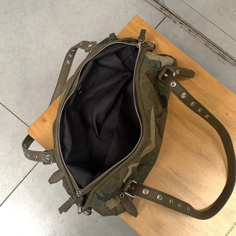Sac à main motif militaire