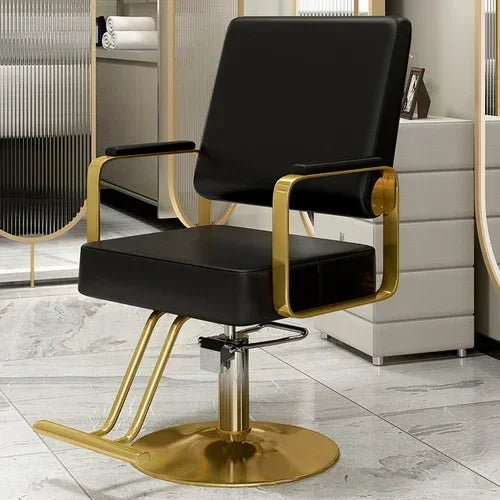 Chaise de salon simple au finitions métalliques
