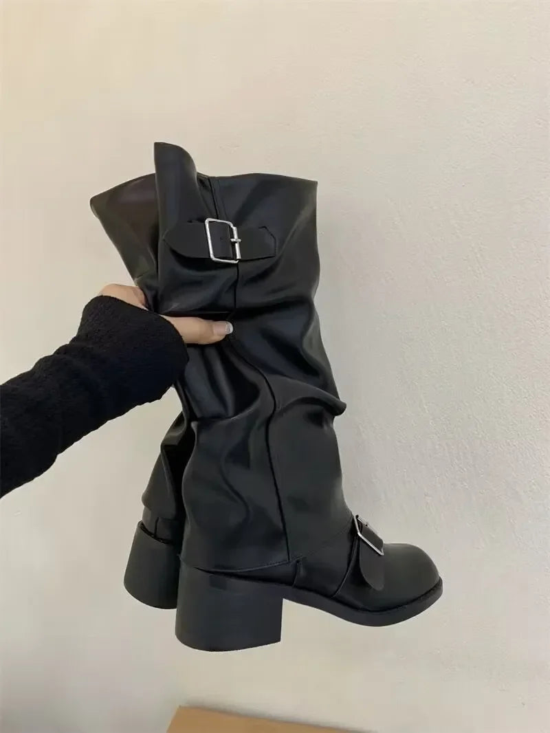 Bottes en cuir à talon plat