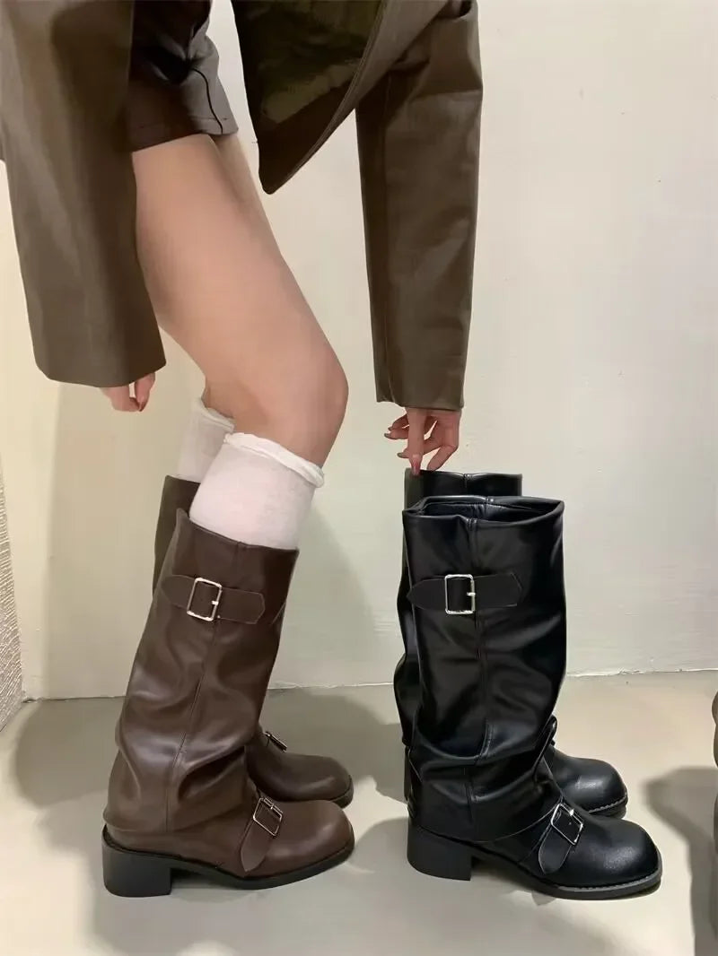 Bottes en cuir à talon plat
