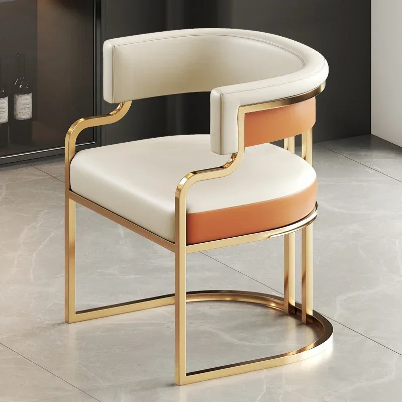 Chaises modernes pieds dorés