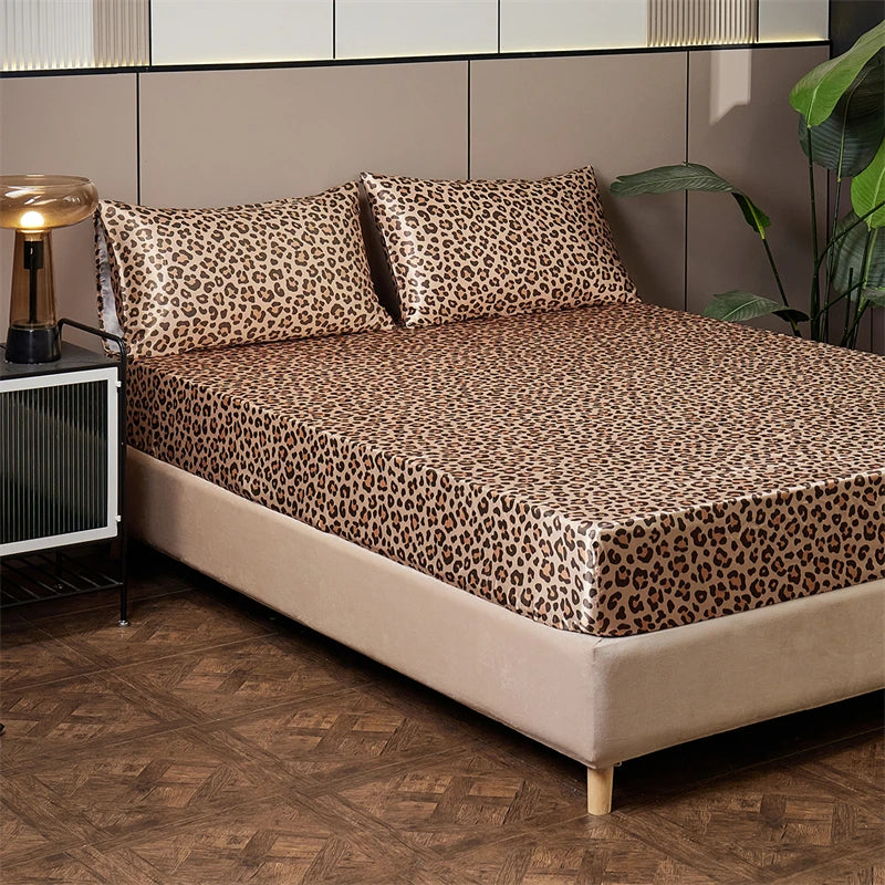Couvre lit motifs léopard satiné 4 pièces