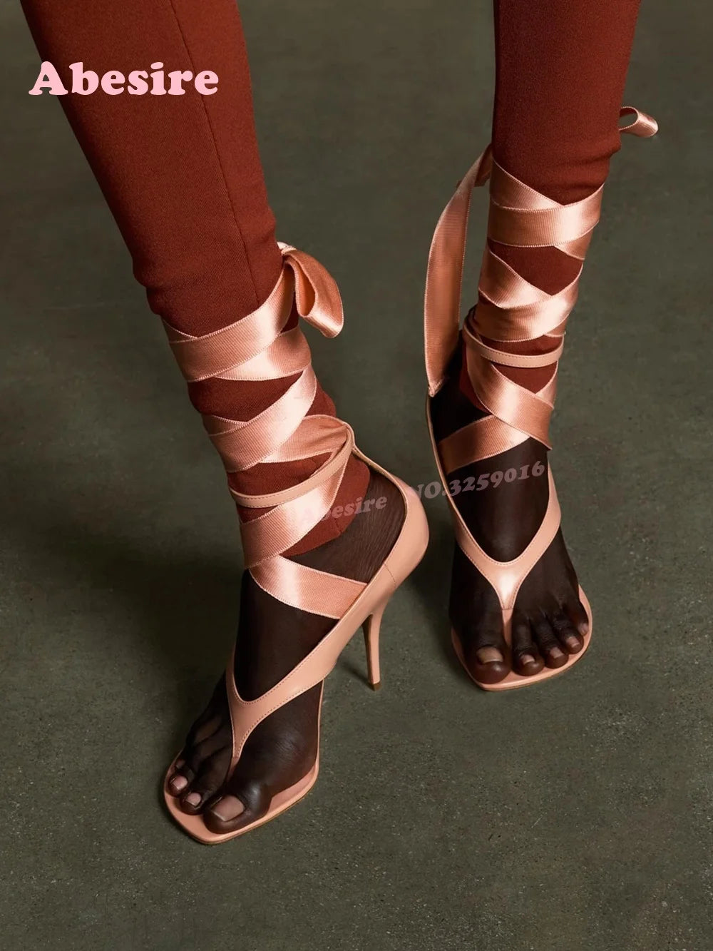 Talons avec lacets de ballerine en satins